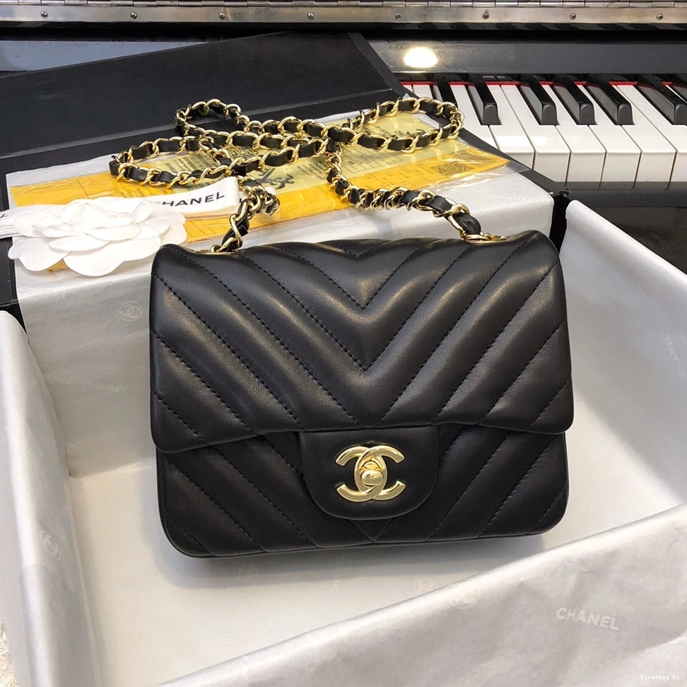 First Bag Ru CHANEL FLAP BAG 0820